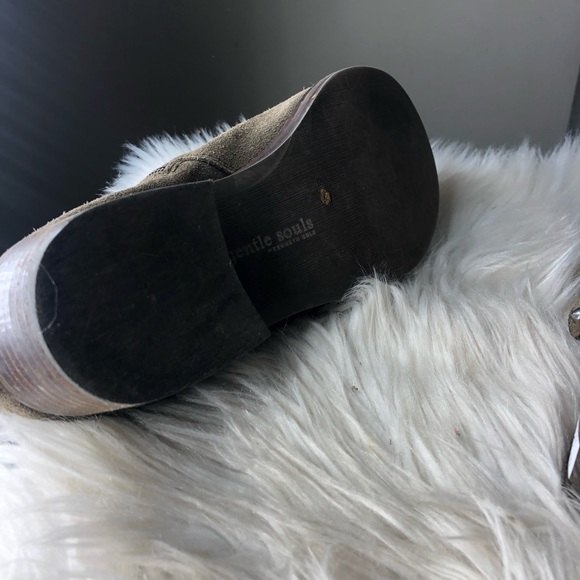 Gentle Souls 8.5 Kenneth Cole Penny olive green suede moto buckle ankle boots - Picture 5 of 7